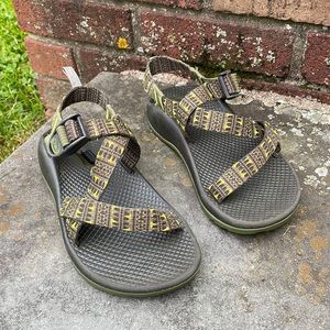 Kids Chacos in great condition